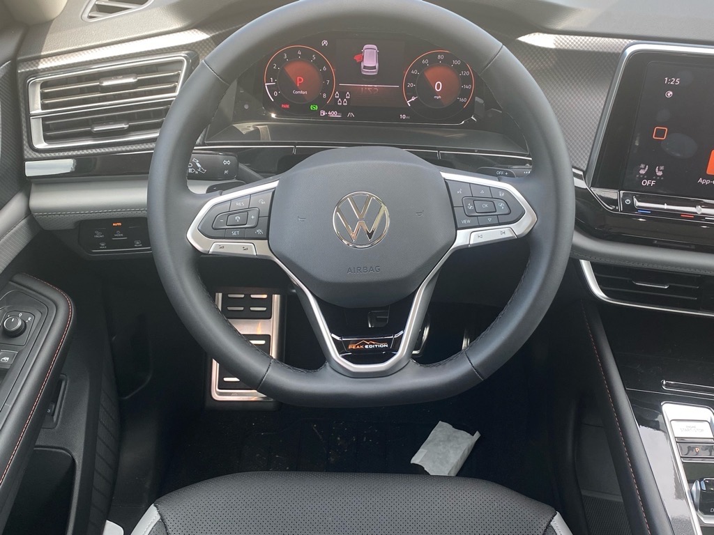 2025 Volkswagen Atlas Peak Edition SE photo 5