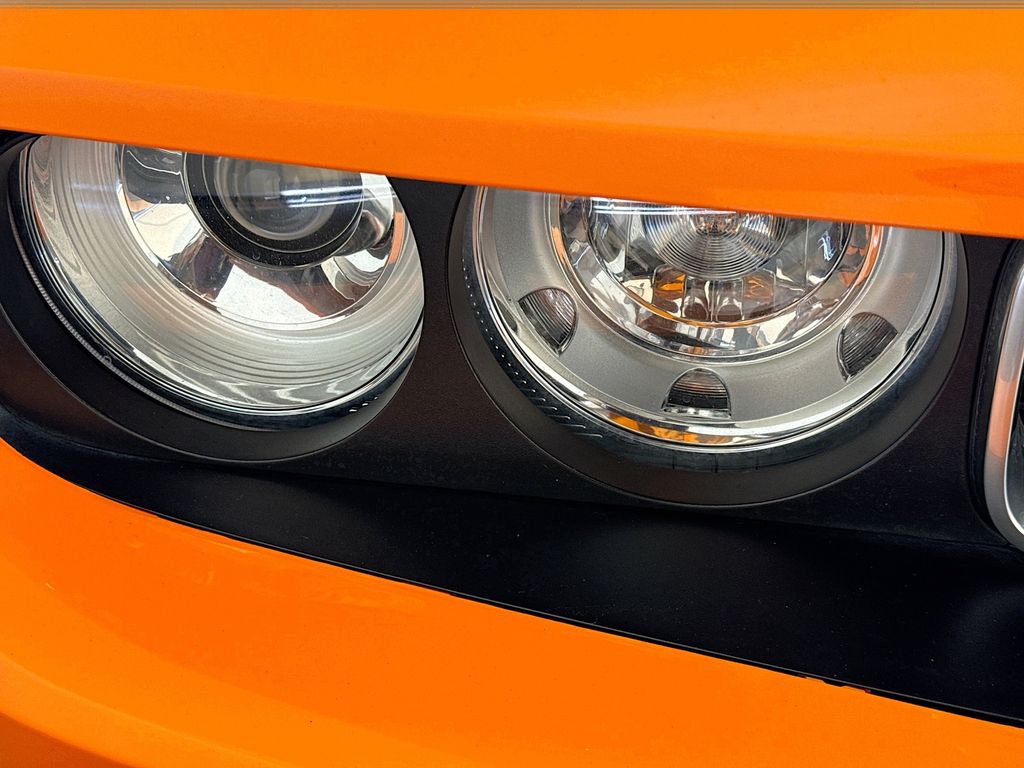 2012 Dodge Challenger SRT8 392 photo 33