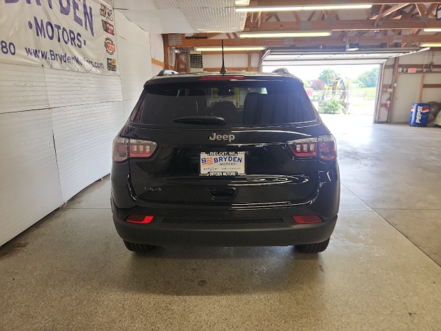 2025 Jeep Compass Latitude photo 2