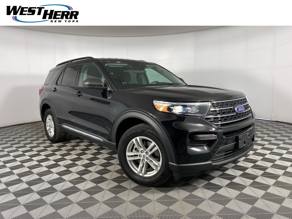 2023 Ford Explorer XLT's photo