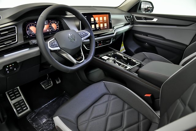 2025 Volkswagen Atlas Peak Edition SE photo 5