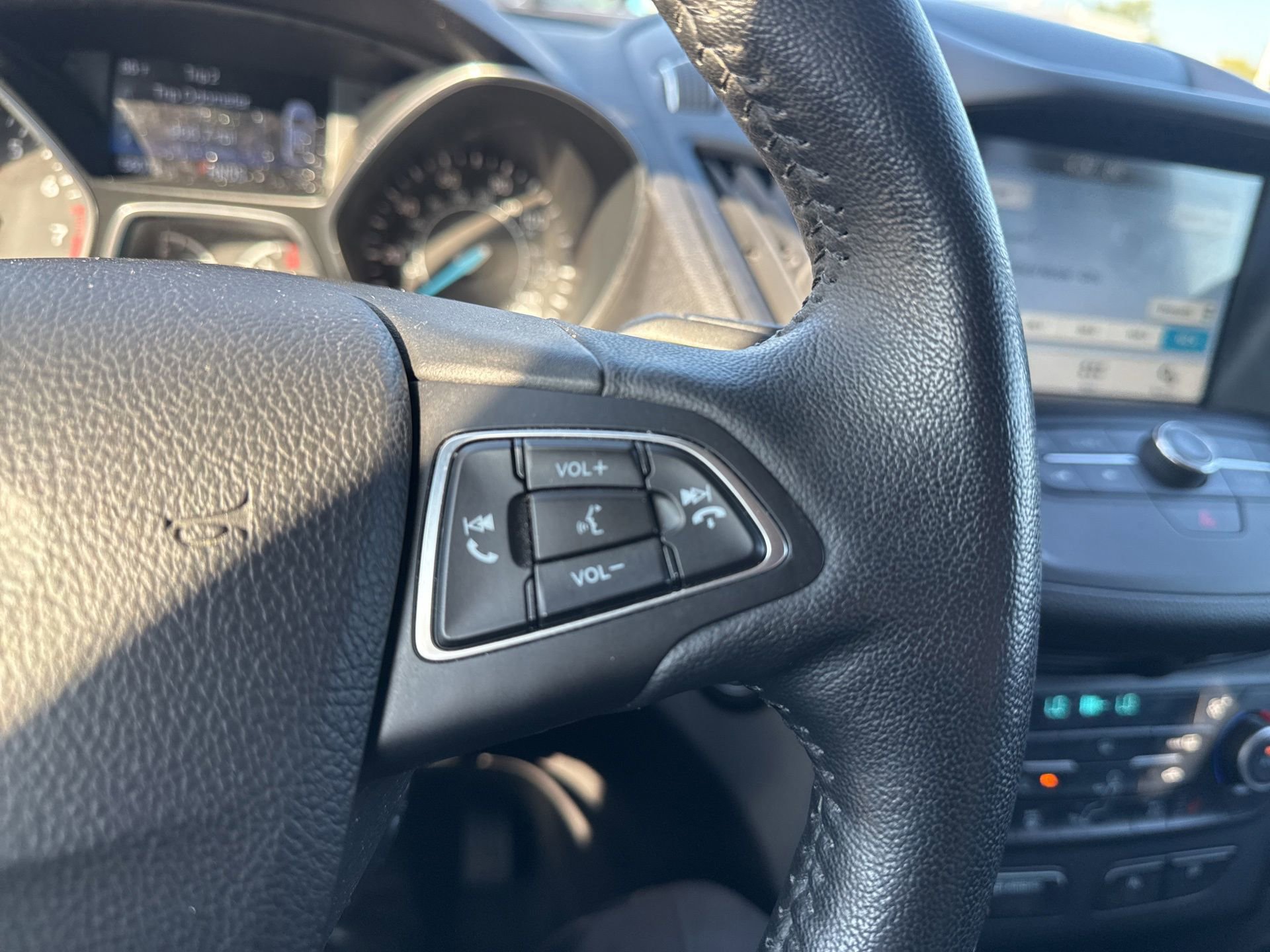 2019 Ford Escape SEL photo 14