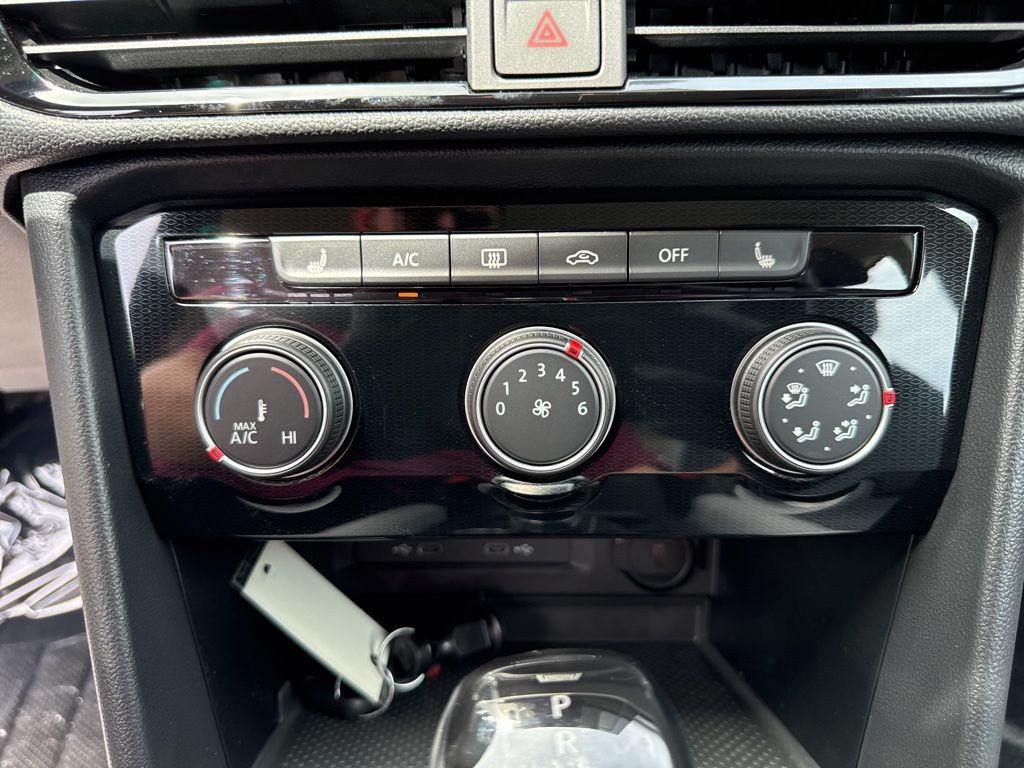 2025 Volkswagen Taos S photo 16