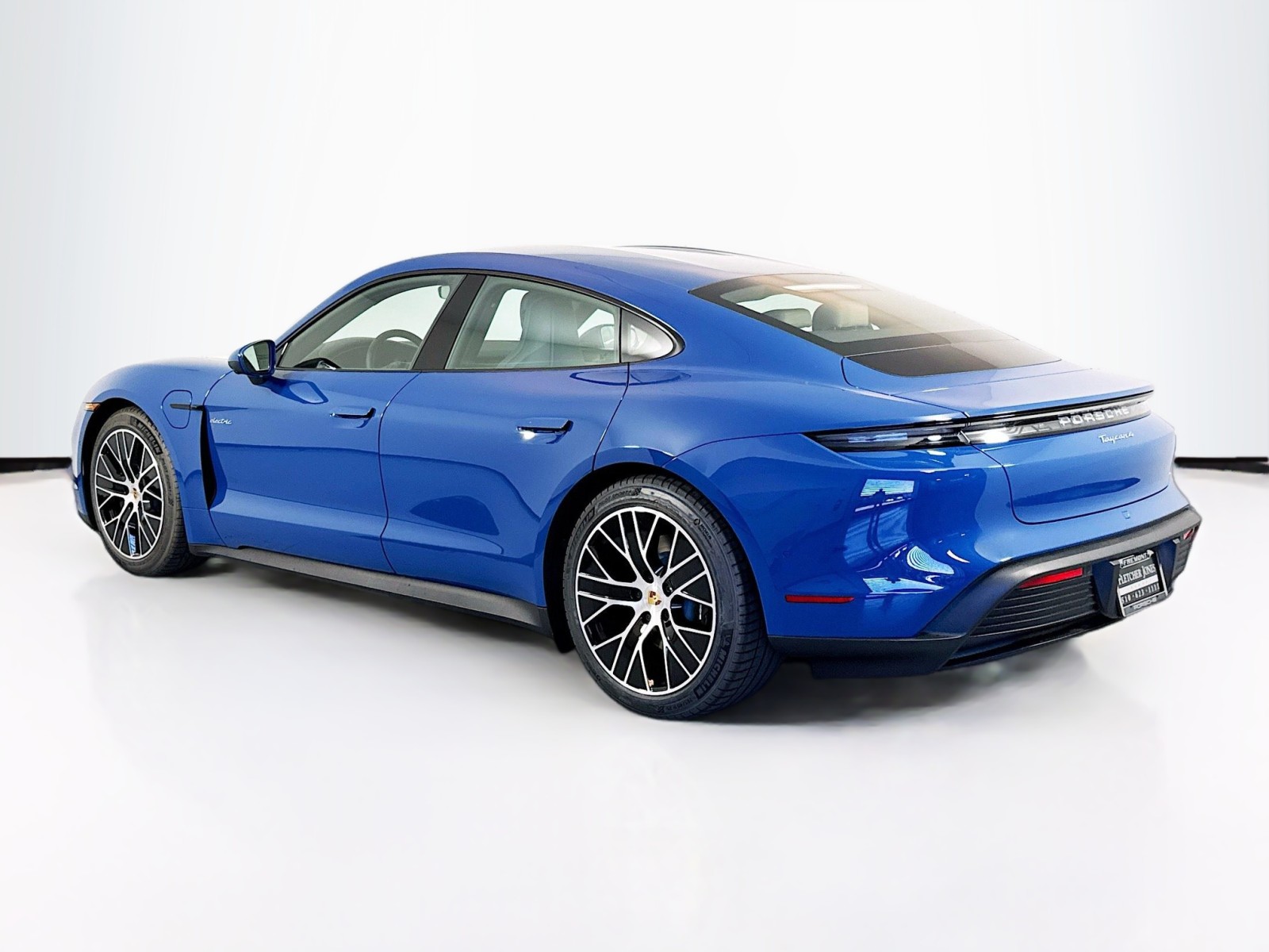 2025 Porsche Taycan 4 photo 3