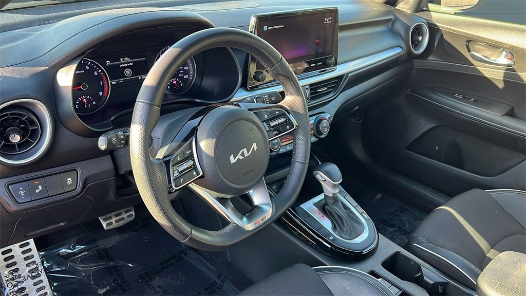 2022 Kia Forte GT-Line photo 7