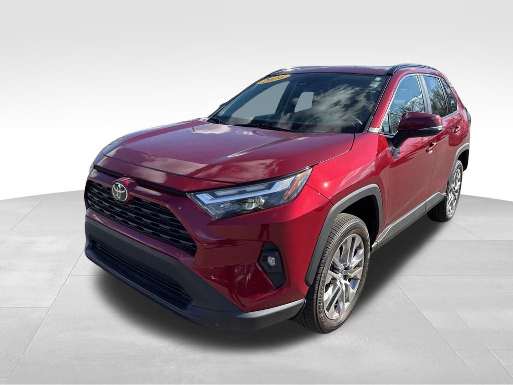 2024 Toyota RAV4 XLE Premium photo 3