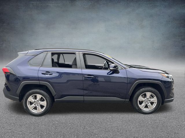 2023 Toyota RAV4 XLE photo 3