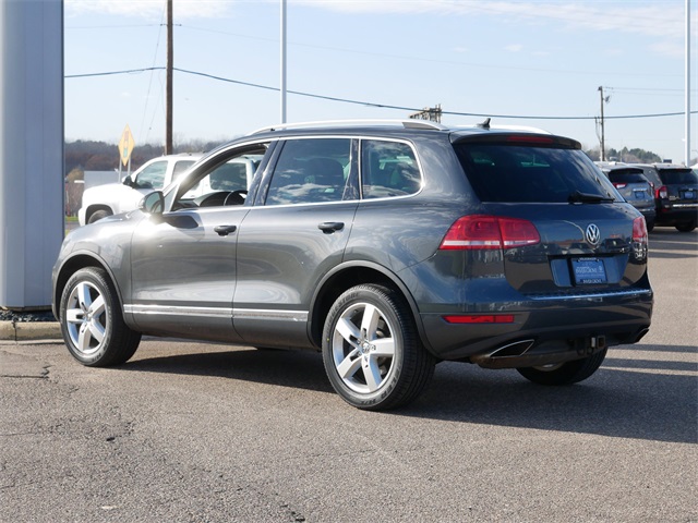 2013 Volkswagen Touareg V6 TDI photo 2
