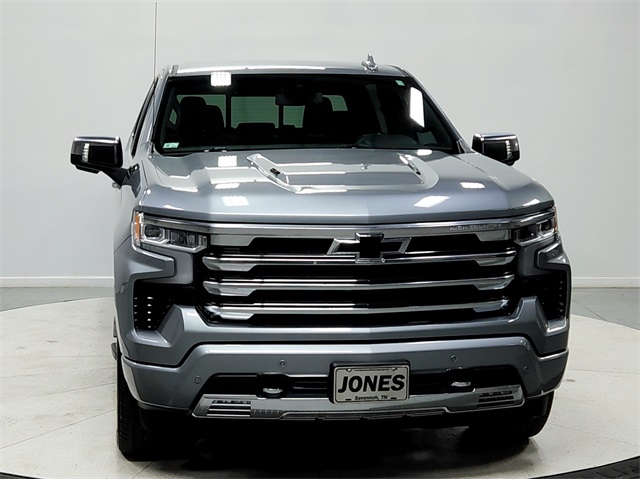 2023 Chevrolet Silverado 1500 High Country photo 2