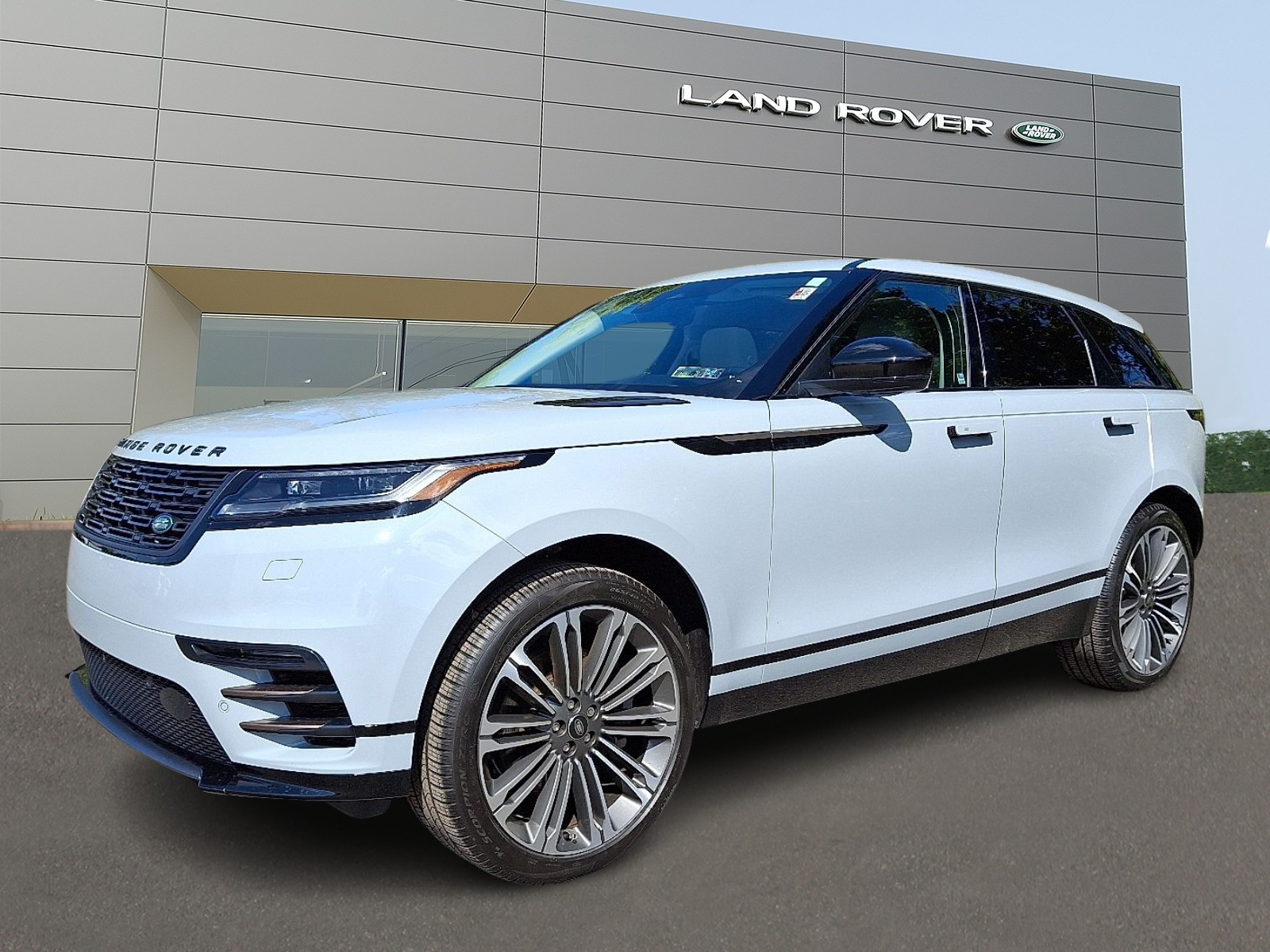 2025 Land Rover Range Rover Velar Dynamic SE's photo