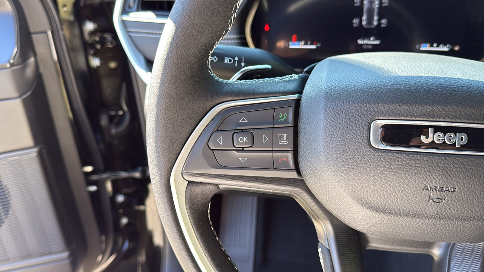 2025 Jeep Grand Cherokee Altitude photo 6