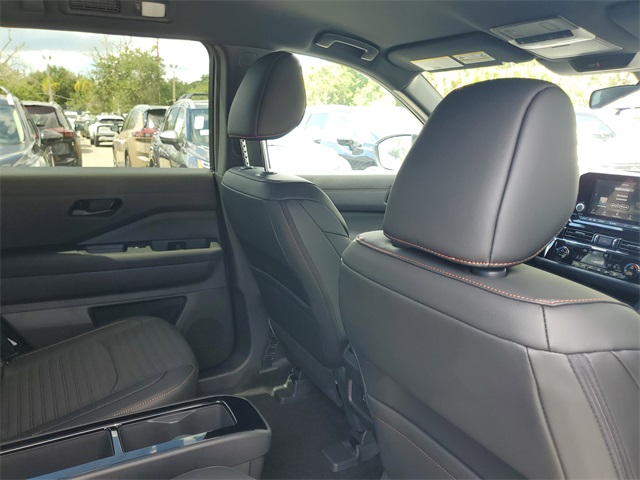 2025 Nissan Pathfinder Rock Creek photo 29