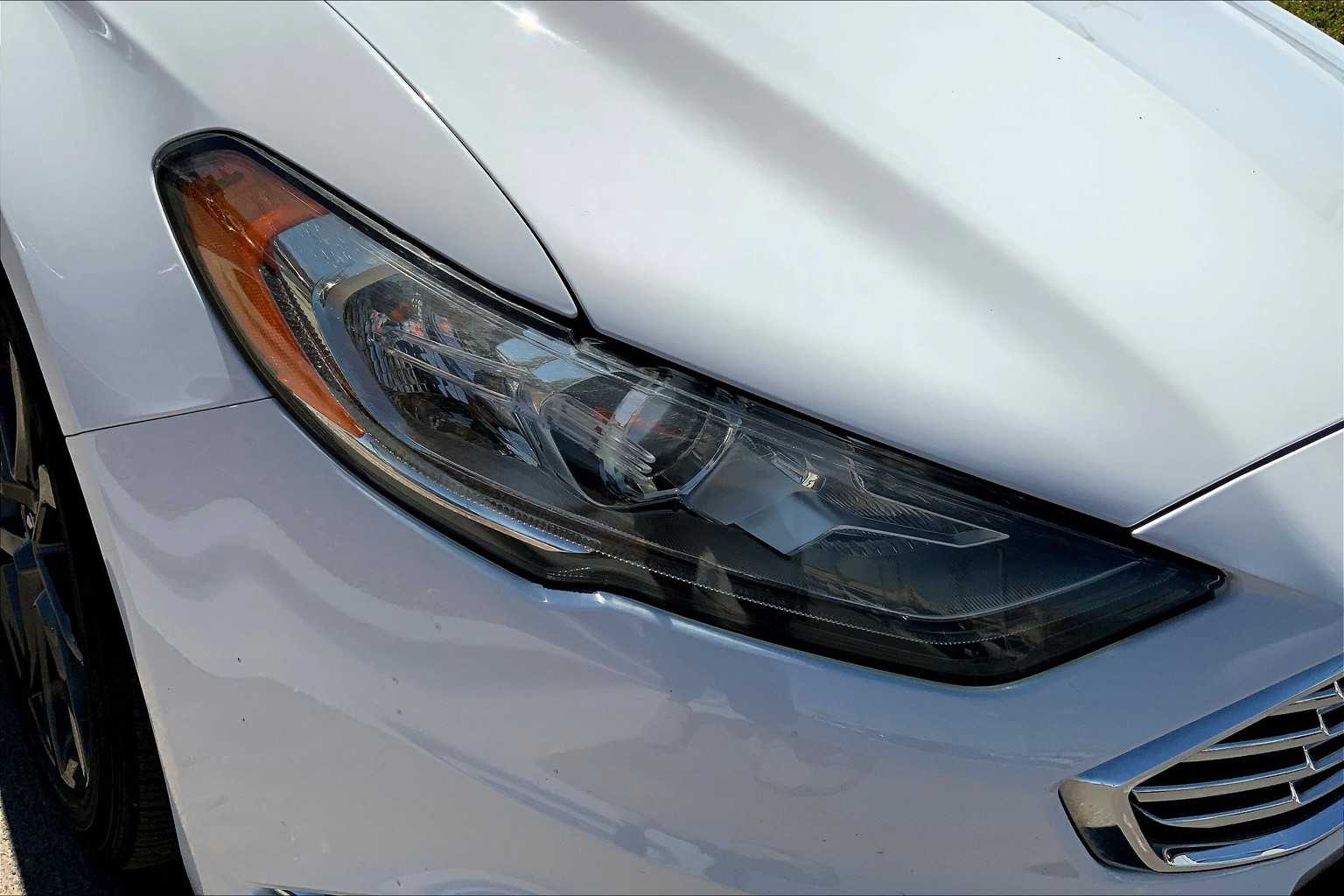 2018 Ford Fusion SE photo 24