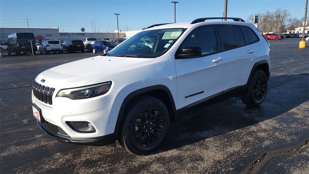 2023 Jeep Cherokee Altitude Lux photo 4