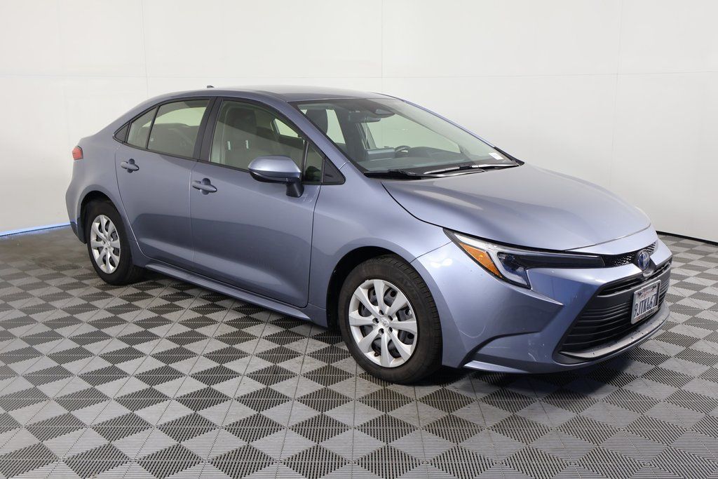 2024 Toyota Corolla Hybrid LE photo 2