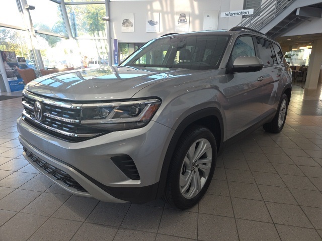 2023 Volkswagen Atlas V6 SE Technology photo 2