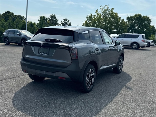 2025 Nissan Kicks SV photo 3