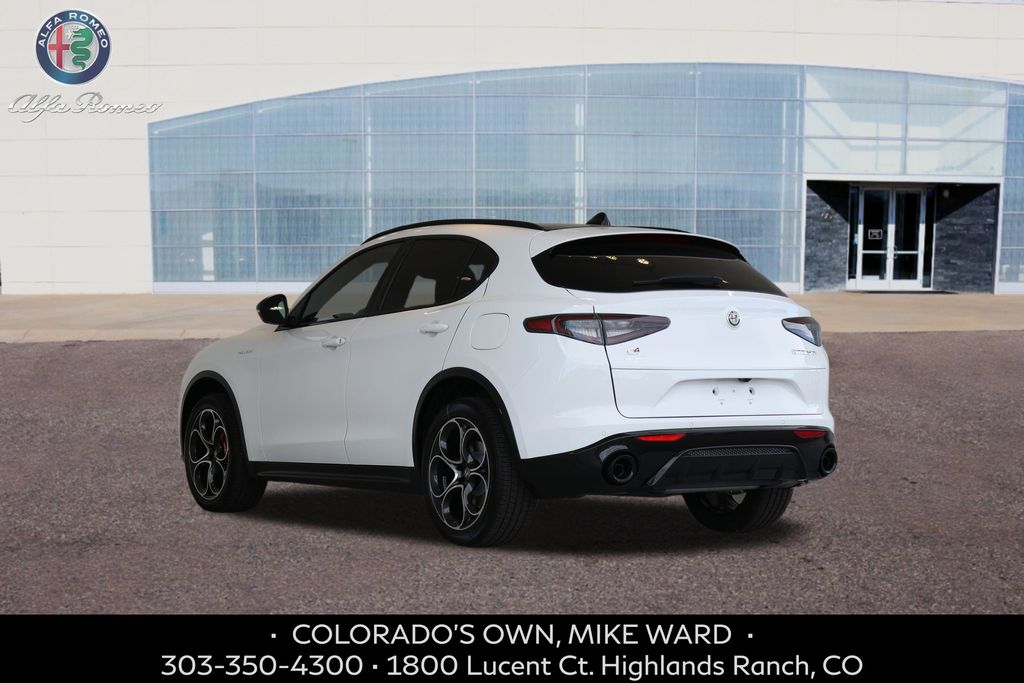 2025 Alfa Romeo Stelvio Sprint Base photo 3