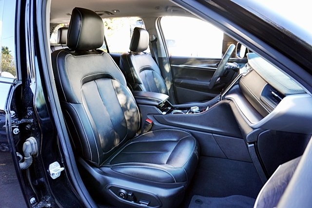 Used 2023 Black Jeep Limited image 11