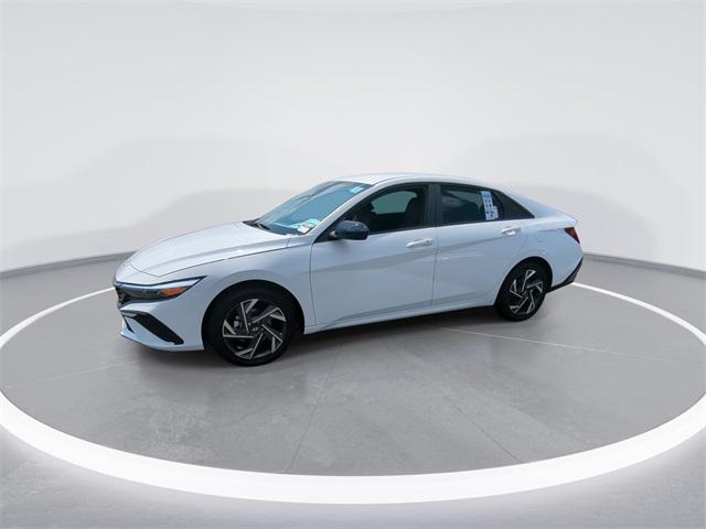 2025 Hyundai Elantra Hybrid SEL Sport photo 4