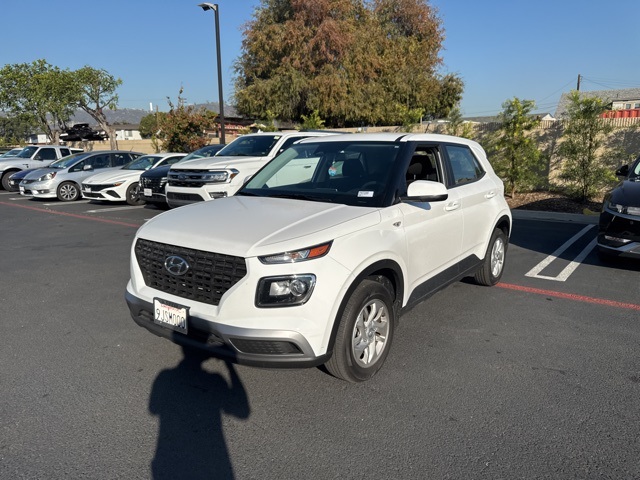 2024 Hyundai Venue SE's photo