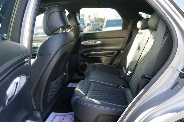 2024 GENESIS GV70 - Image 8