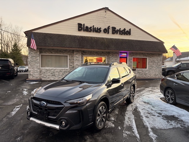 2023 Subaru Outback Limited's photo