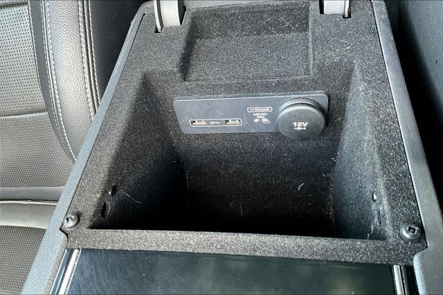 2019 Jaguar F-PACE S photo 25