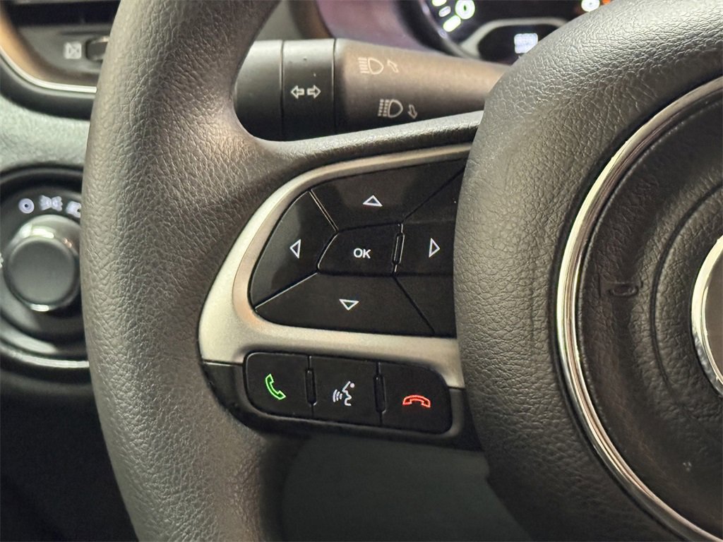 2023 Jeep Renegade Latitude Upland photo 32
