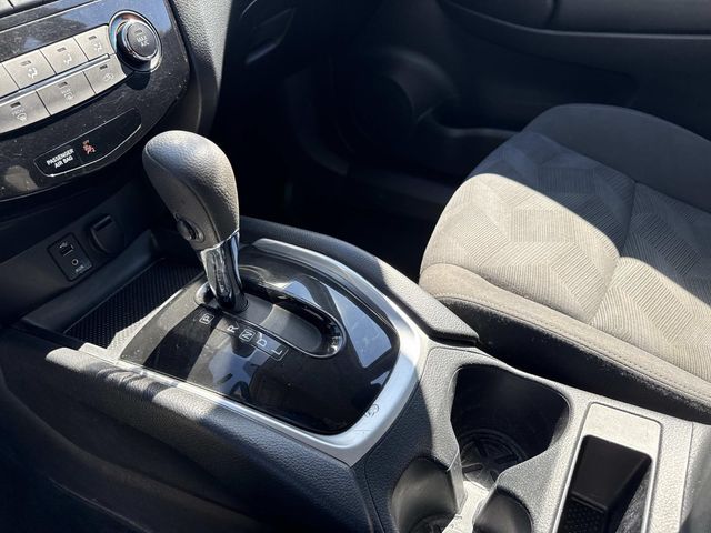 2016 Nissan Rogue S photo 24