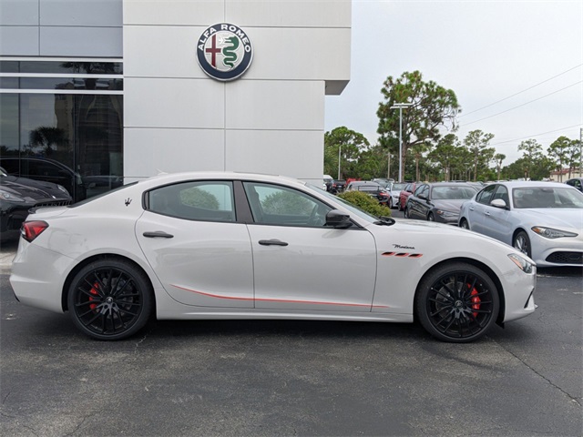 2023 Maserati Ghibli Modena Q4 photo 2