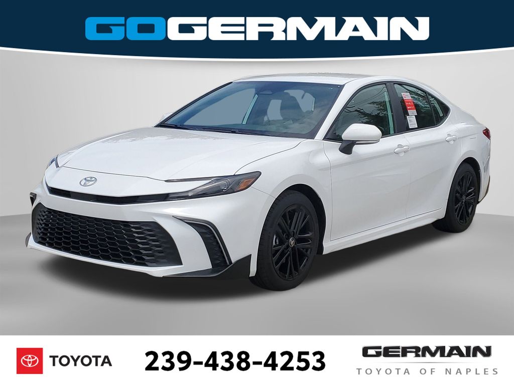 2025 Toyota Camry SE's photo