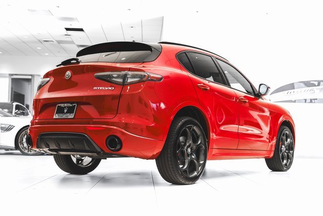 2025 Alfa Romeo Stelvio Tributo Italiano photo 11