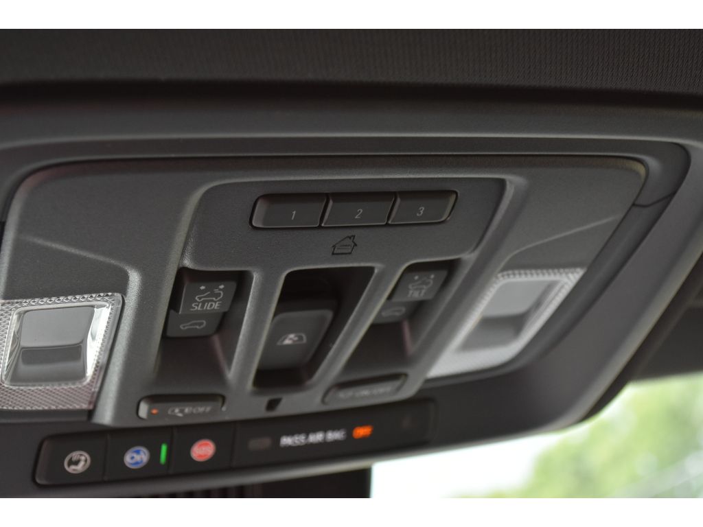2025 Chevrolet Silverado 2500HD High Country photo 31