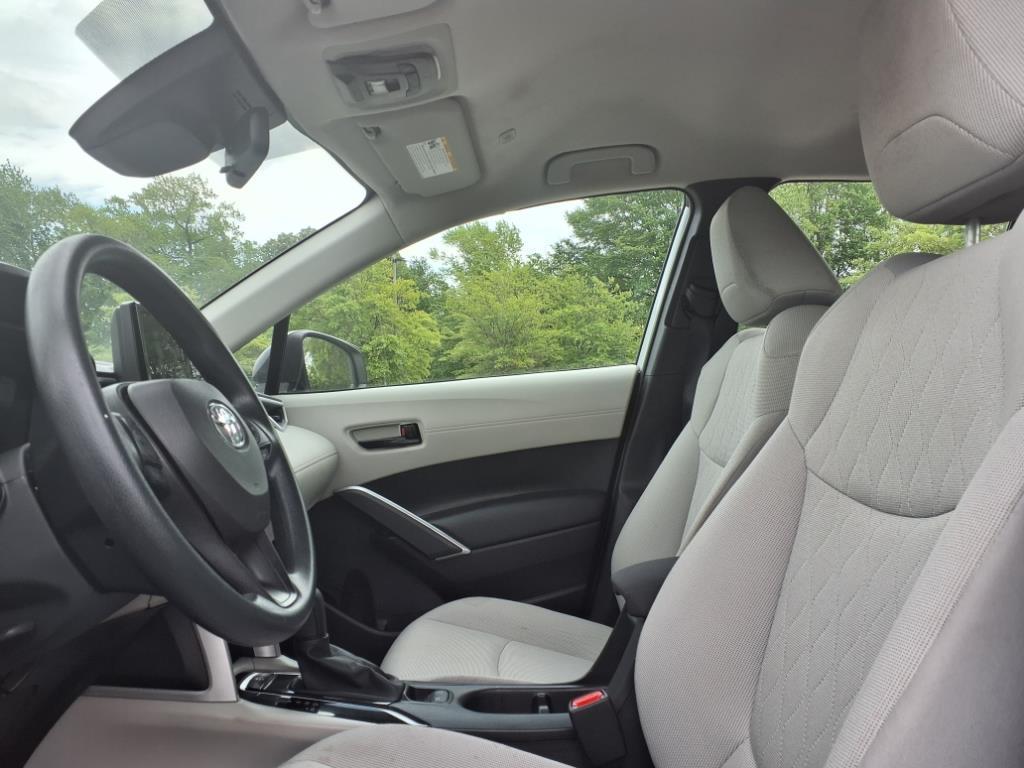 2023 Toyota Corolla Cross L photo 8