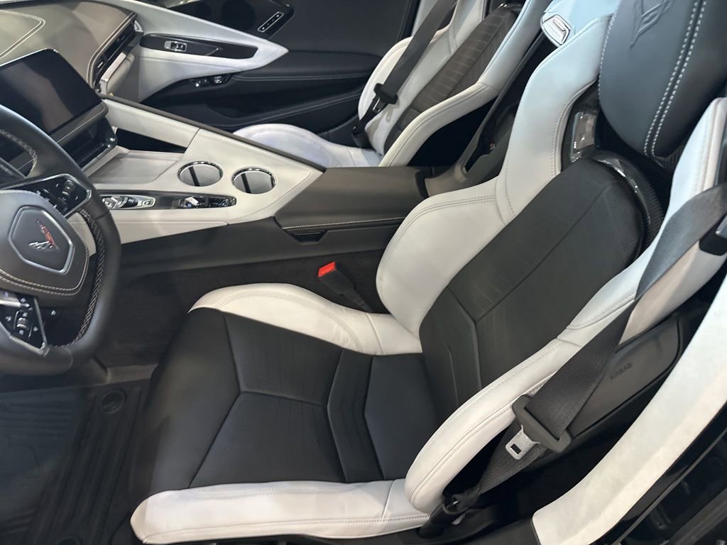 2026 Chevrolet Corvette Stingray 3LT photo 2