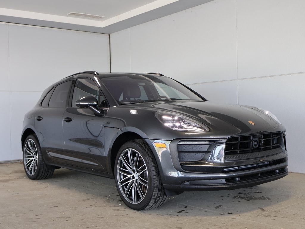 2024 Porsche Macan T photo 12