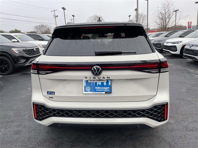 2026 Volkswagen Tiguan SE R-Line Black photo 2