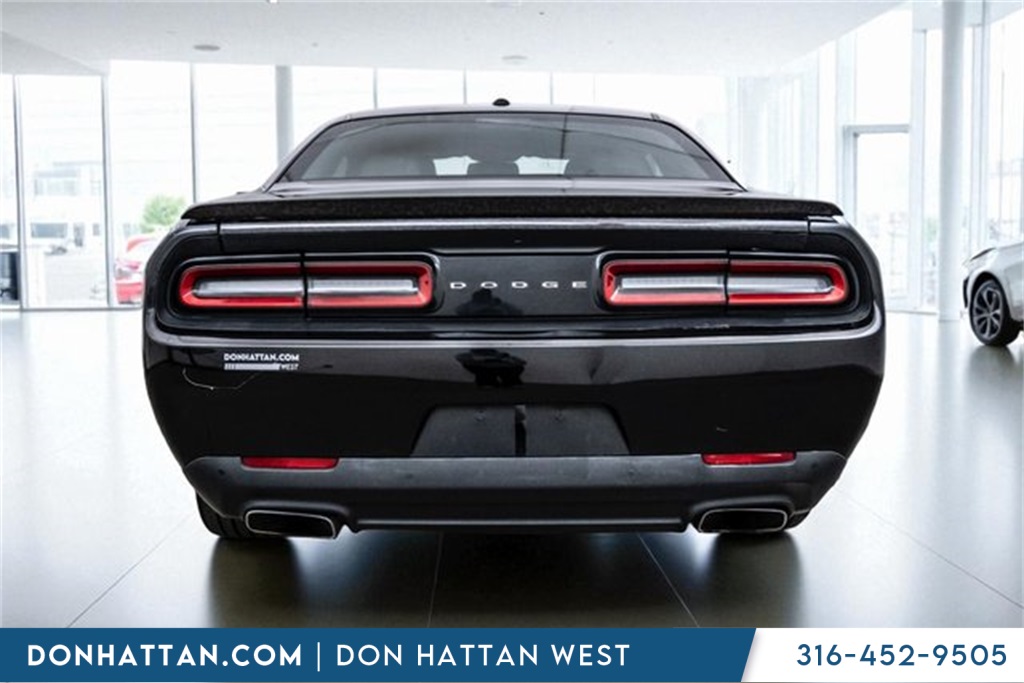 2015 Dodge Challenger R/T photo 26