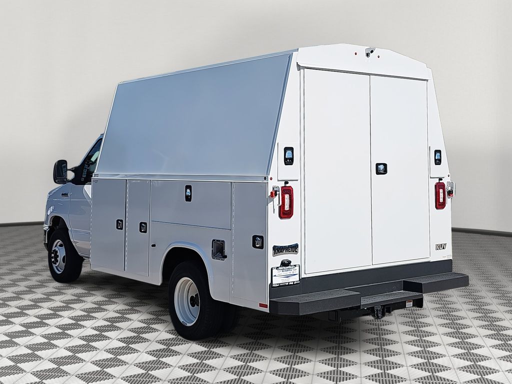 2025 Ford E-350 photo 4