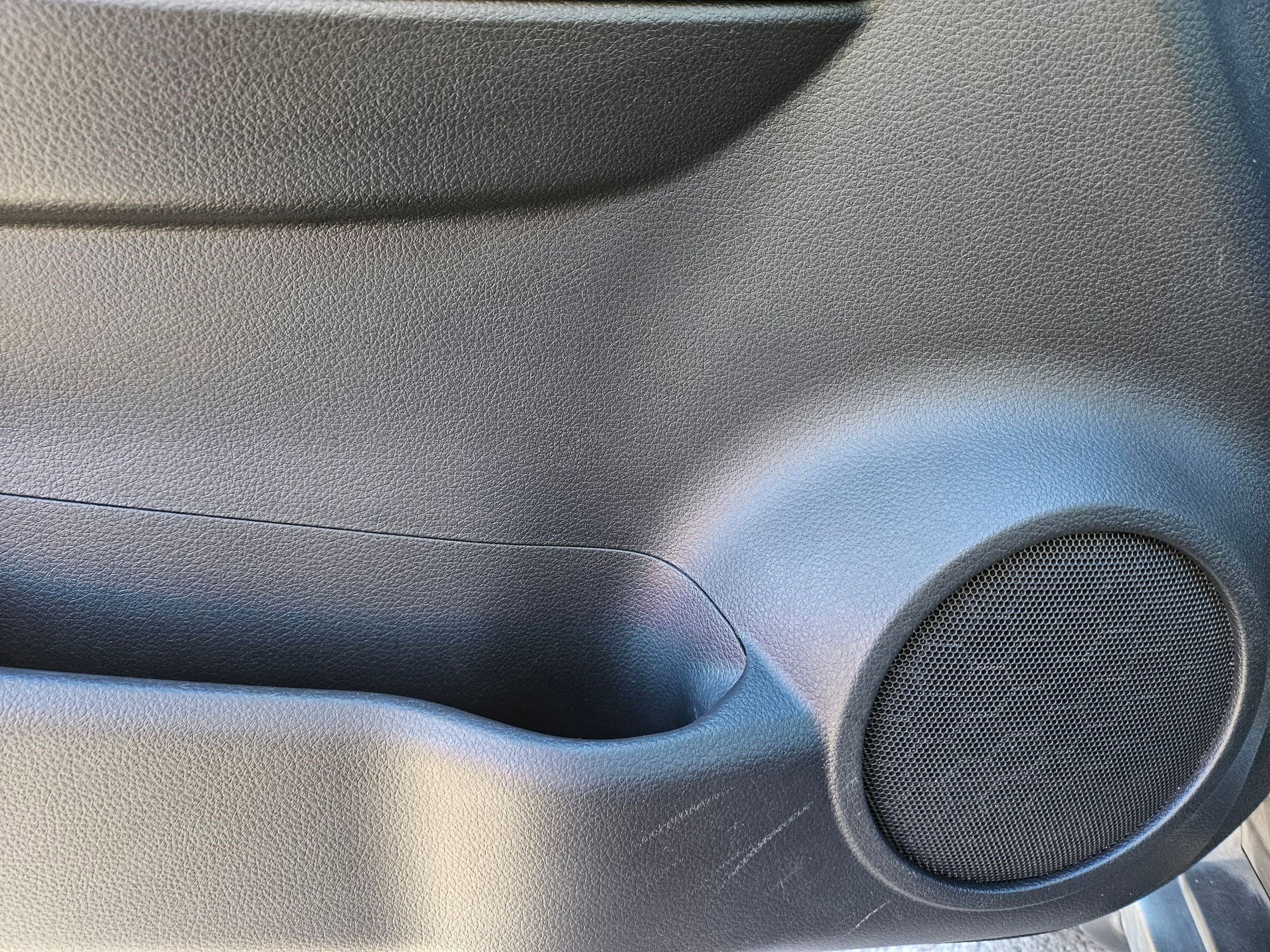 2015 Nissan Rogue SV photo 12