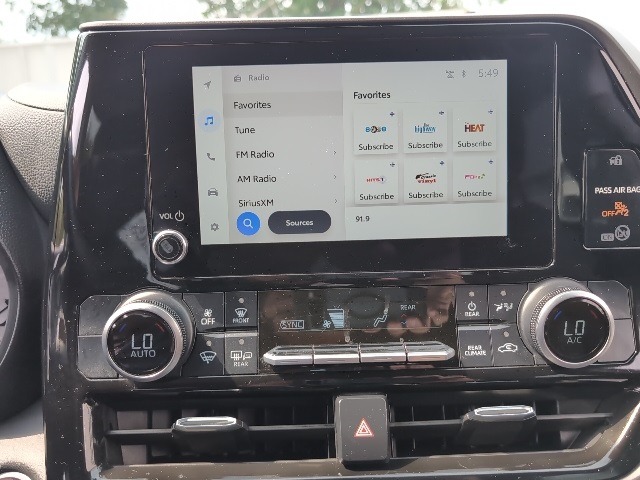 2024 Toyota Highlander LE photo 24