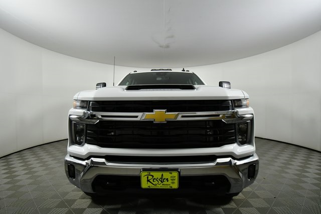 2025 Chevrolet Silverado 3500HD LT photo 6