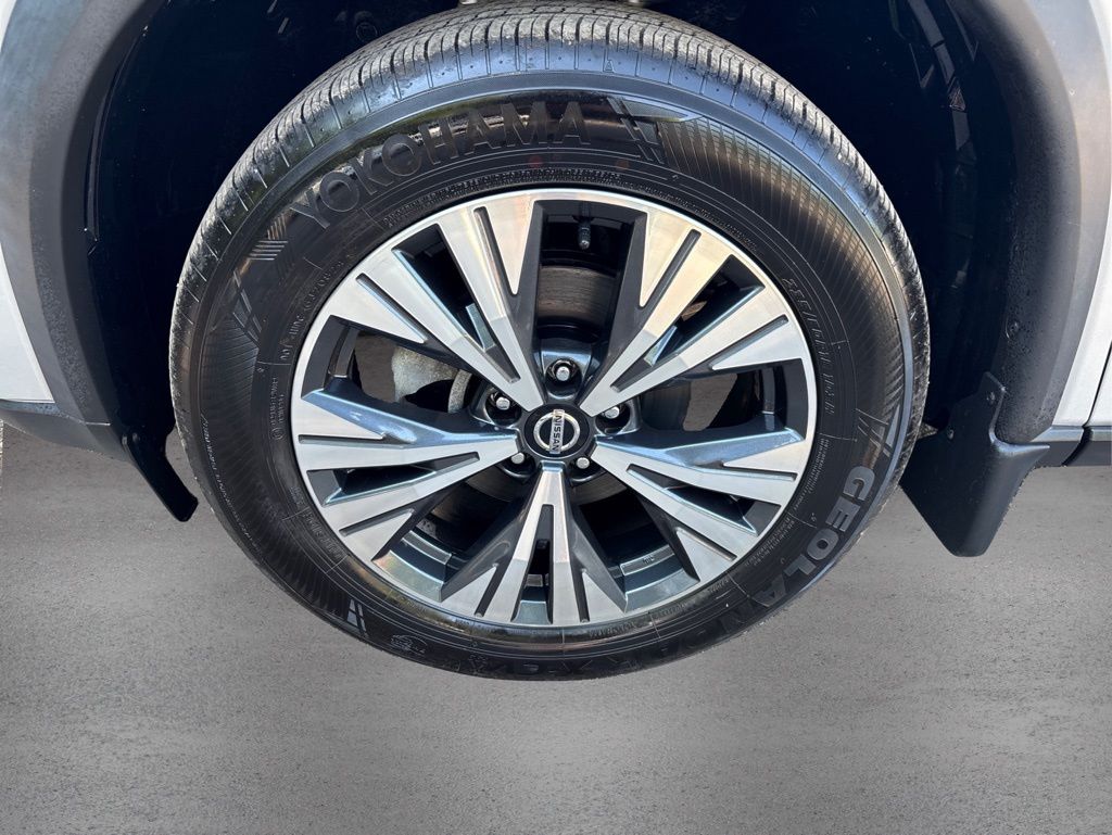 2021 Nissan Rogue SV photo 19