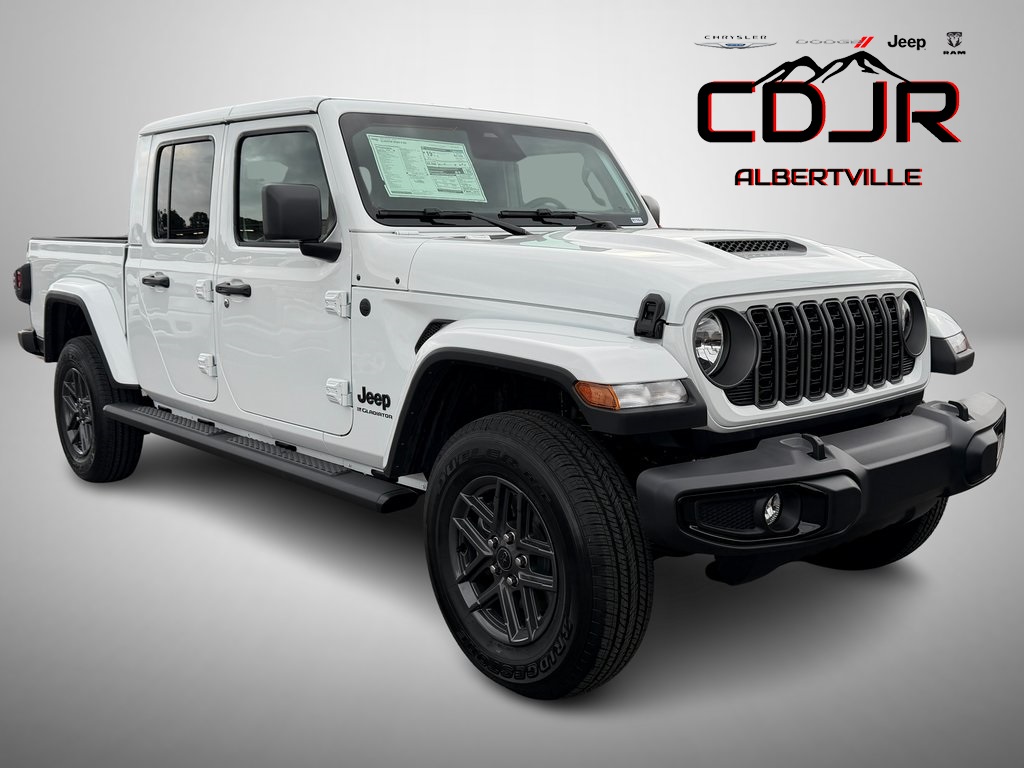 2026 Jeep Gladiator Sport S's photo
