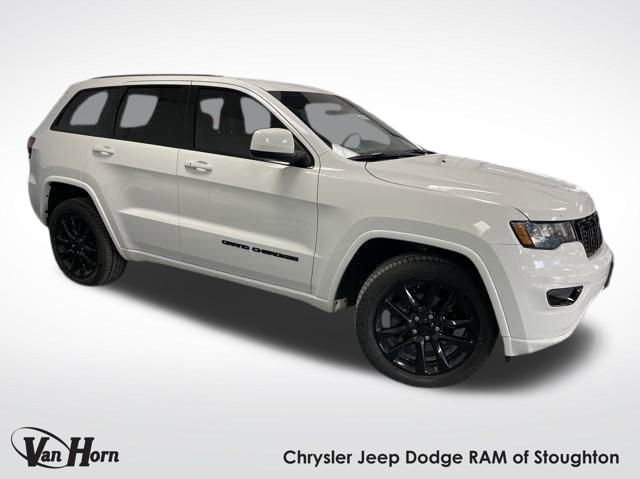 Used 2018 Bright White Clearcoat Jeep Altitude image 1
