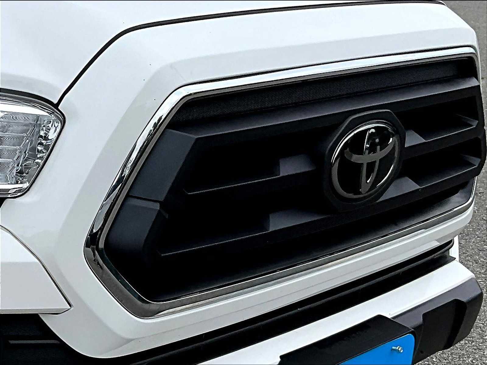 2023 Toyota Tacoma SR5 photo 32