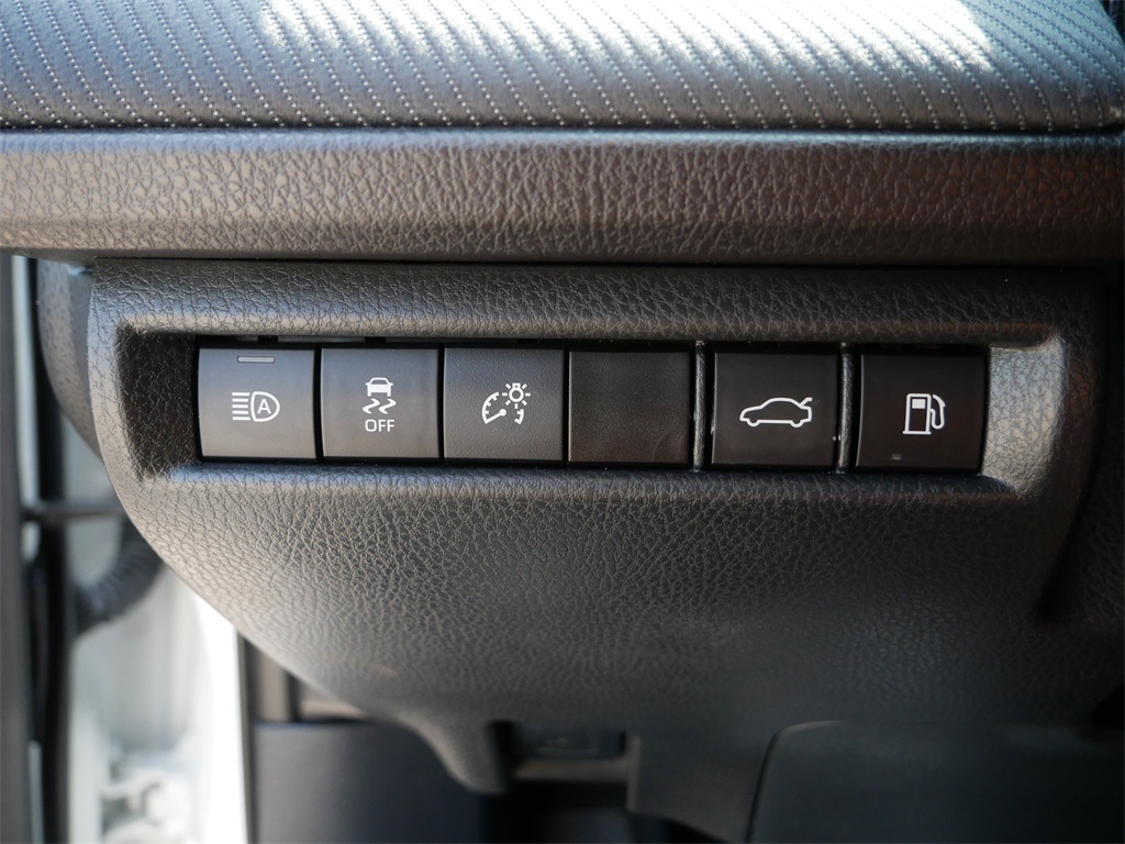 2025 Toyota Camry SE photo 21