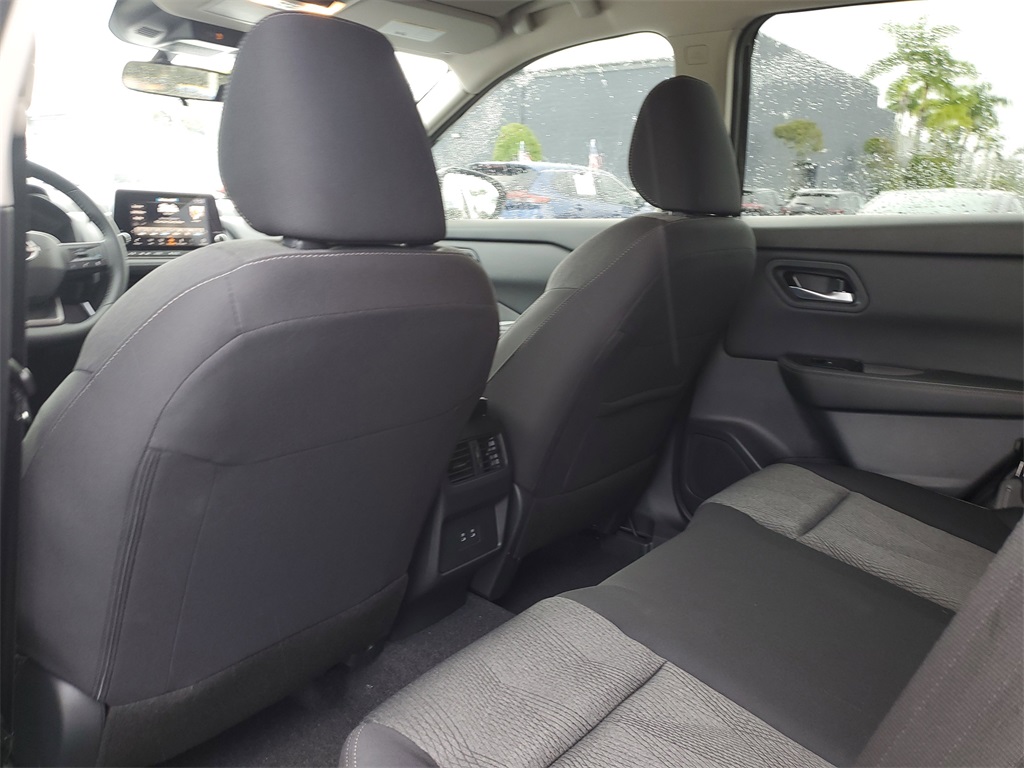 2026 Nissan Rogue SV photo 12