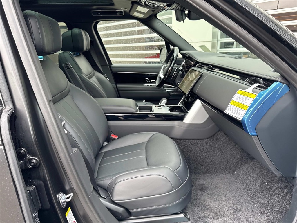 2025 Land Rover Range Rover Autobiography photo 7